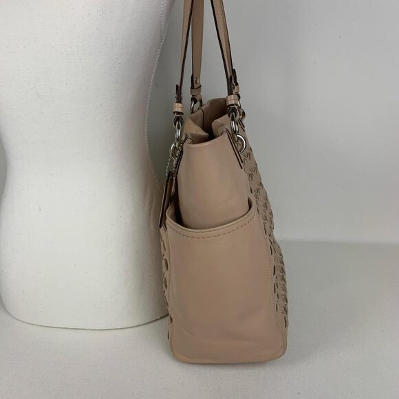 Coach Elegant Putty Beige Leather Tote Bag - Chic & Versatile Carryall for Any O - Picture 3 of 8